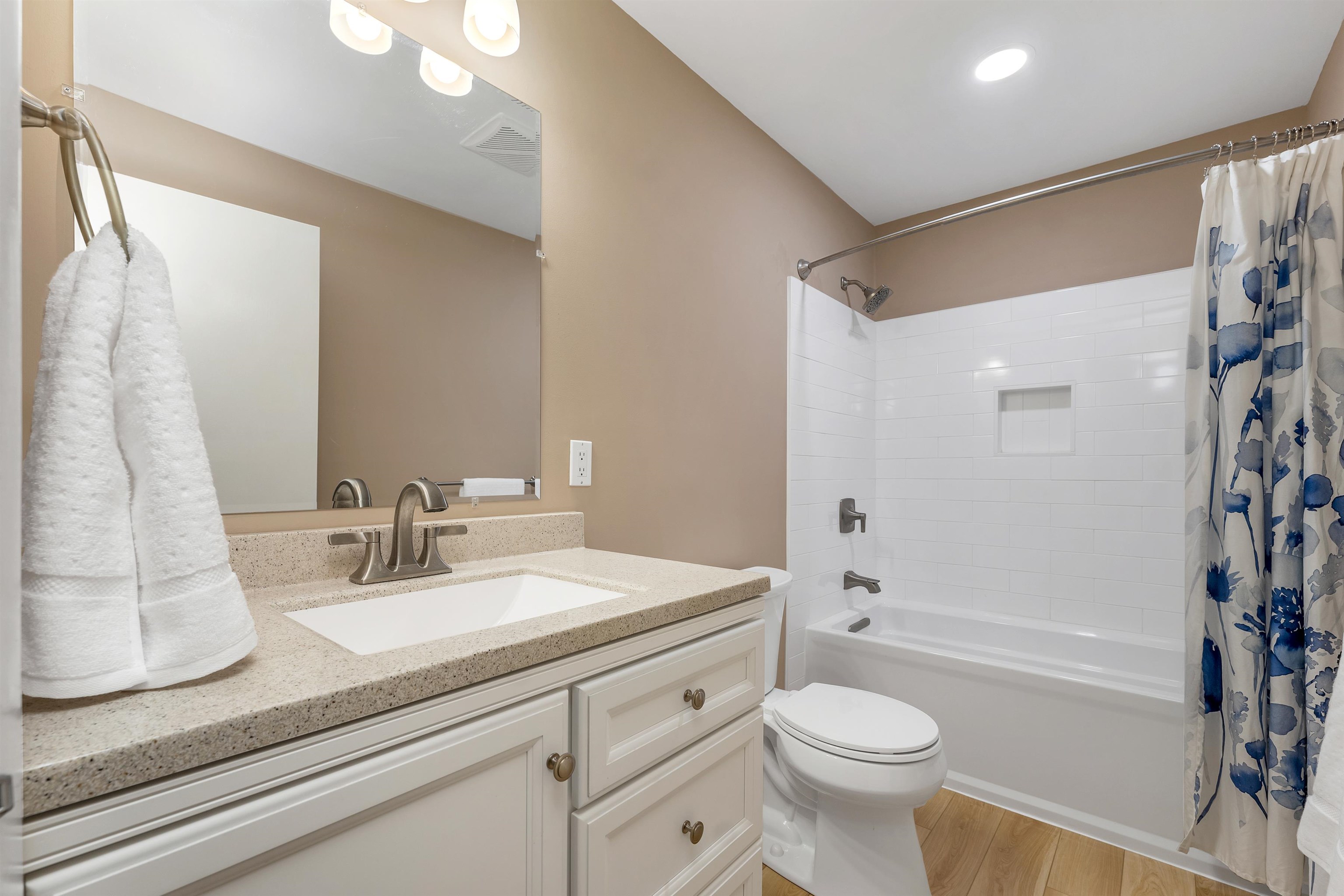50 Scenic Drive Unit: F3