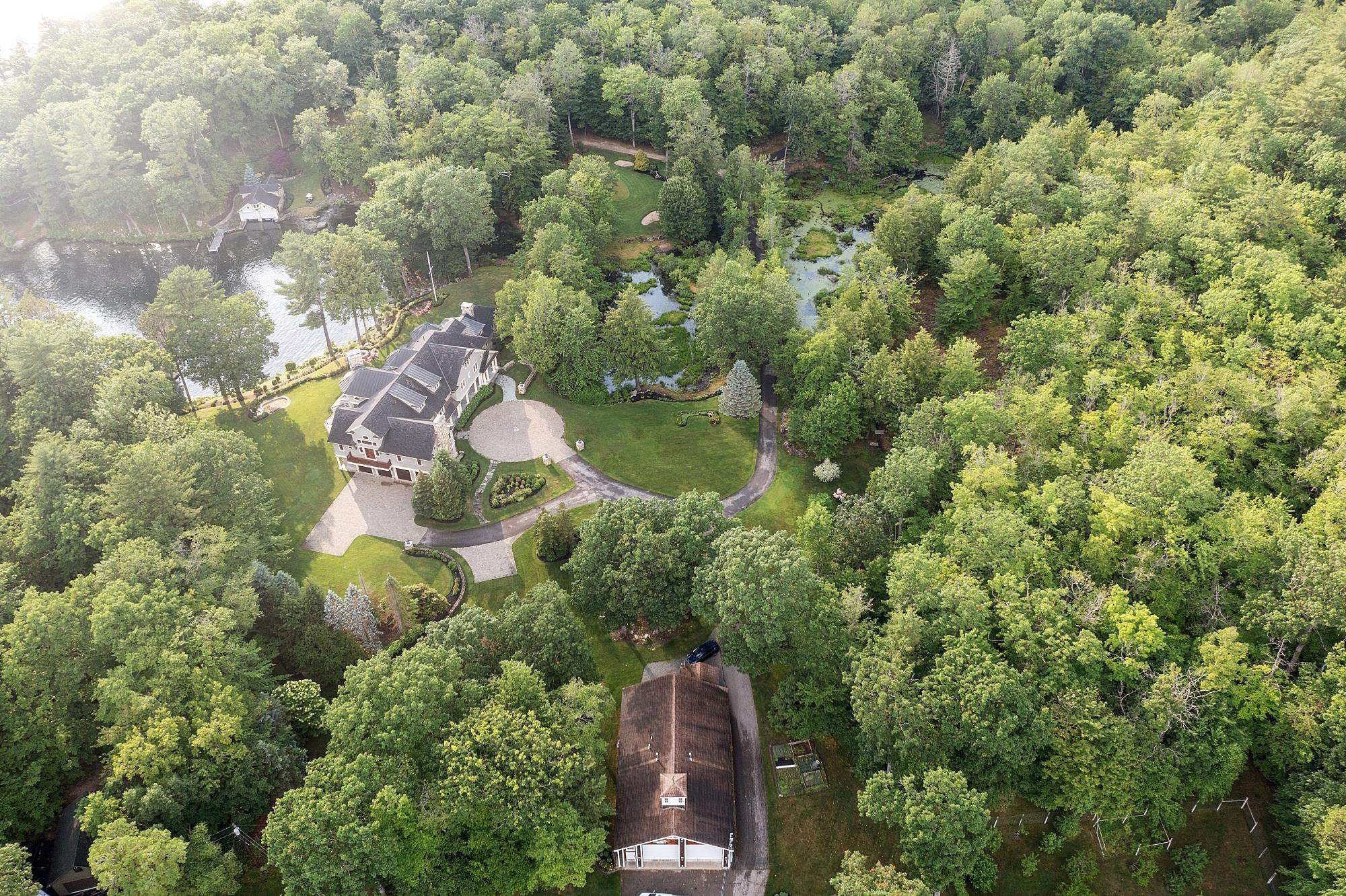 30 Leopard's Leap Road
