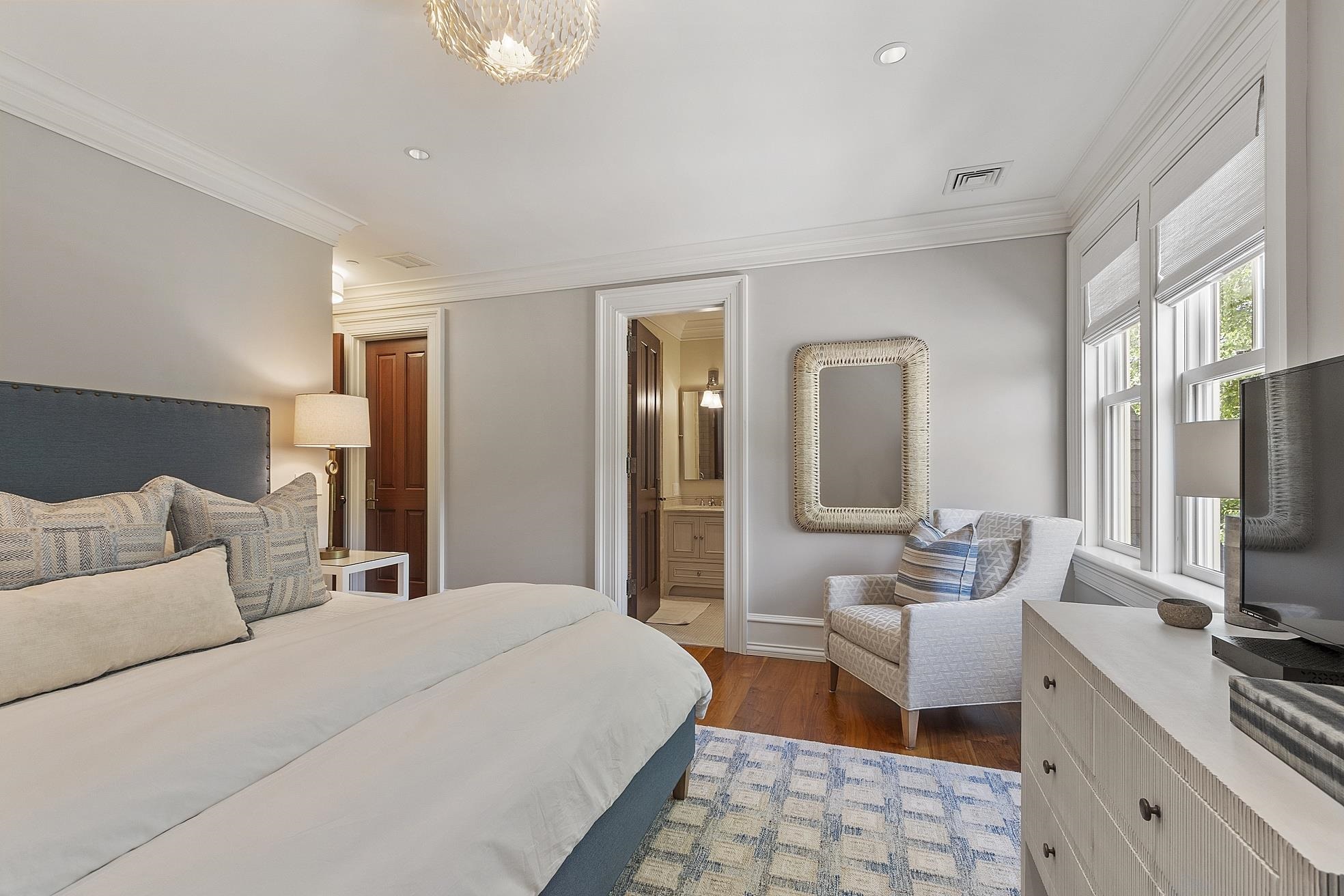 30 Leopard's Leap Road