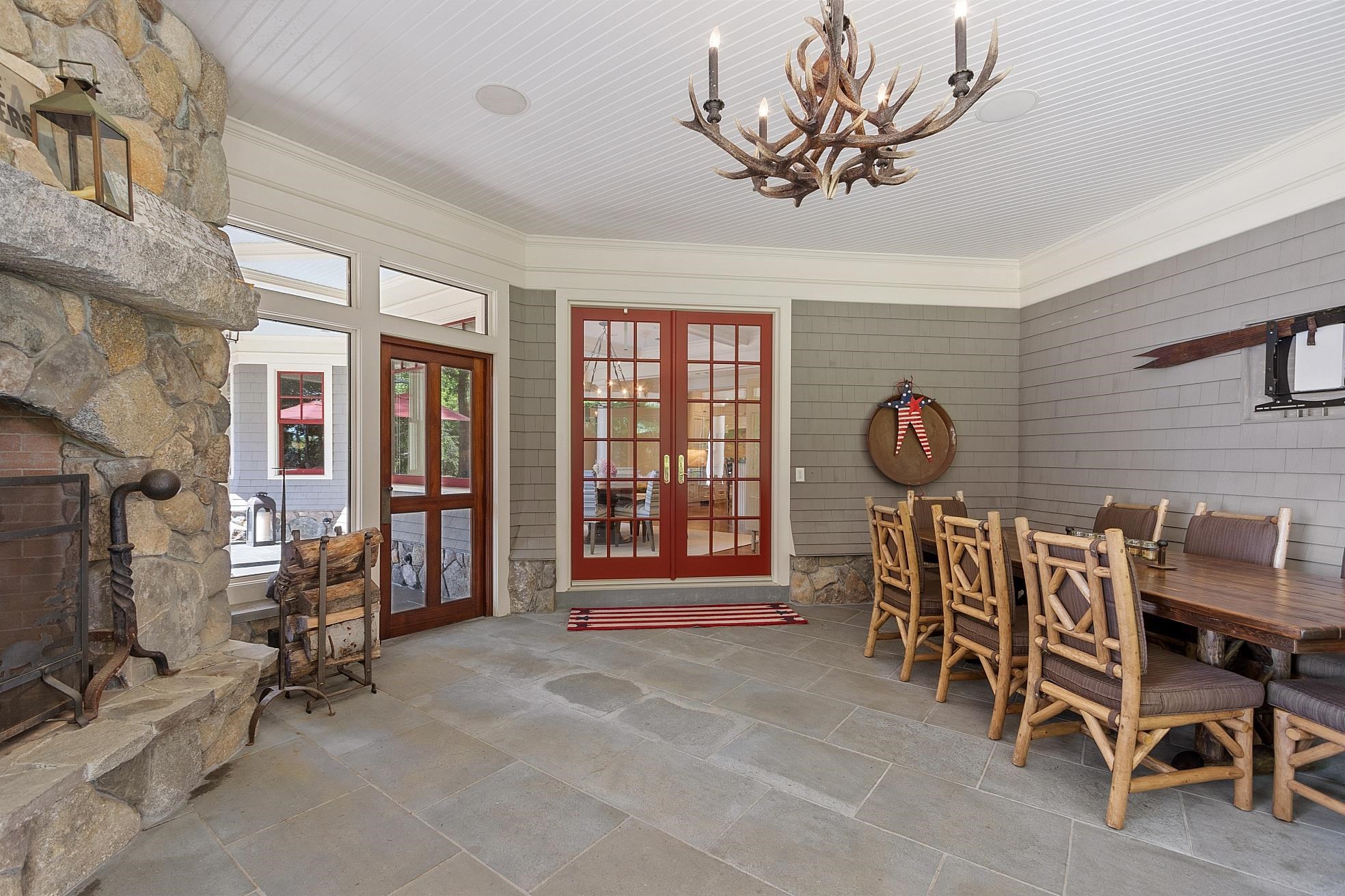 30 Leopard's Leap Road