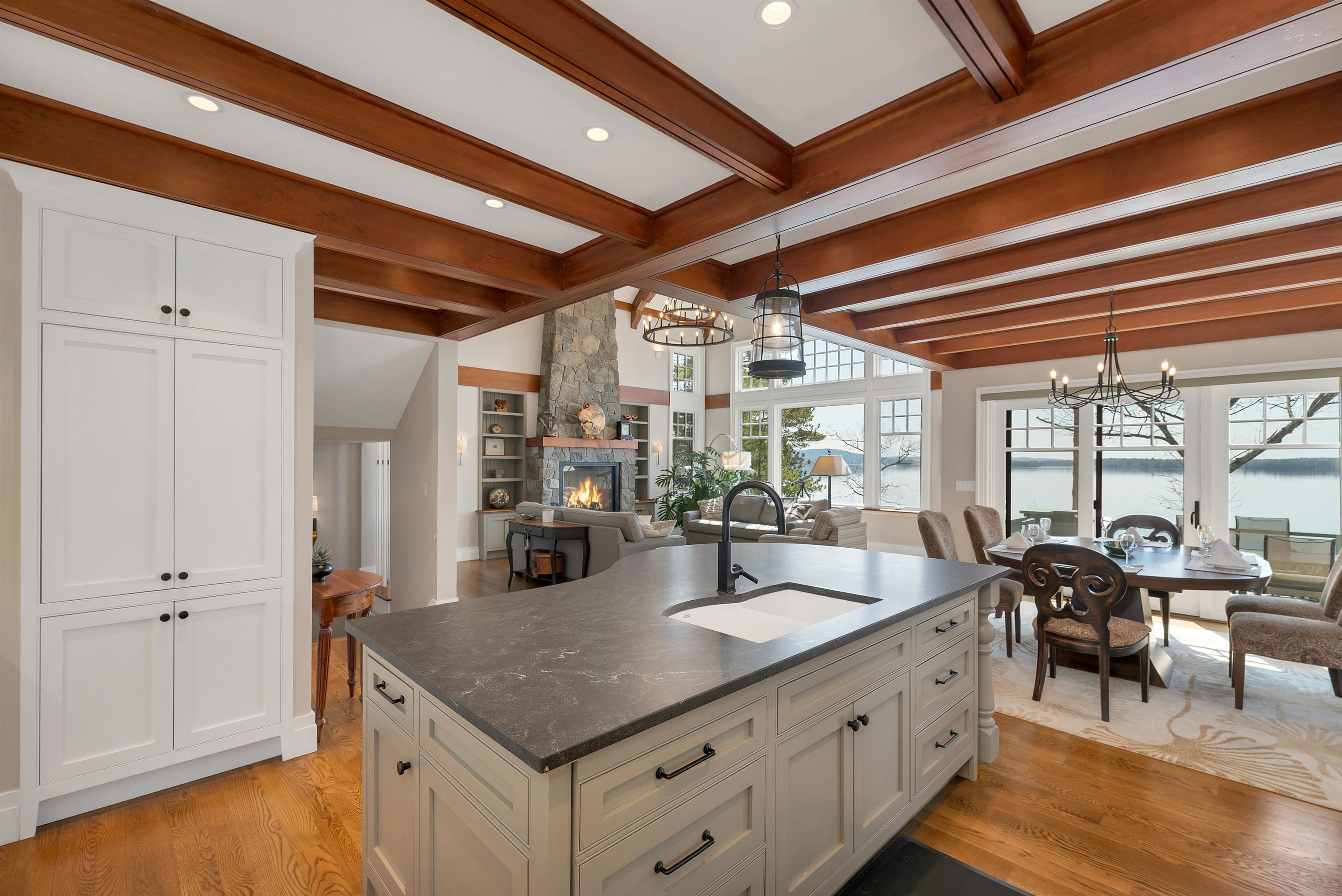 15 Stonewall Lane