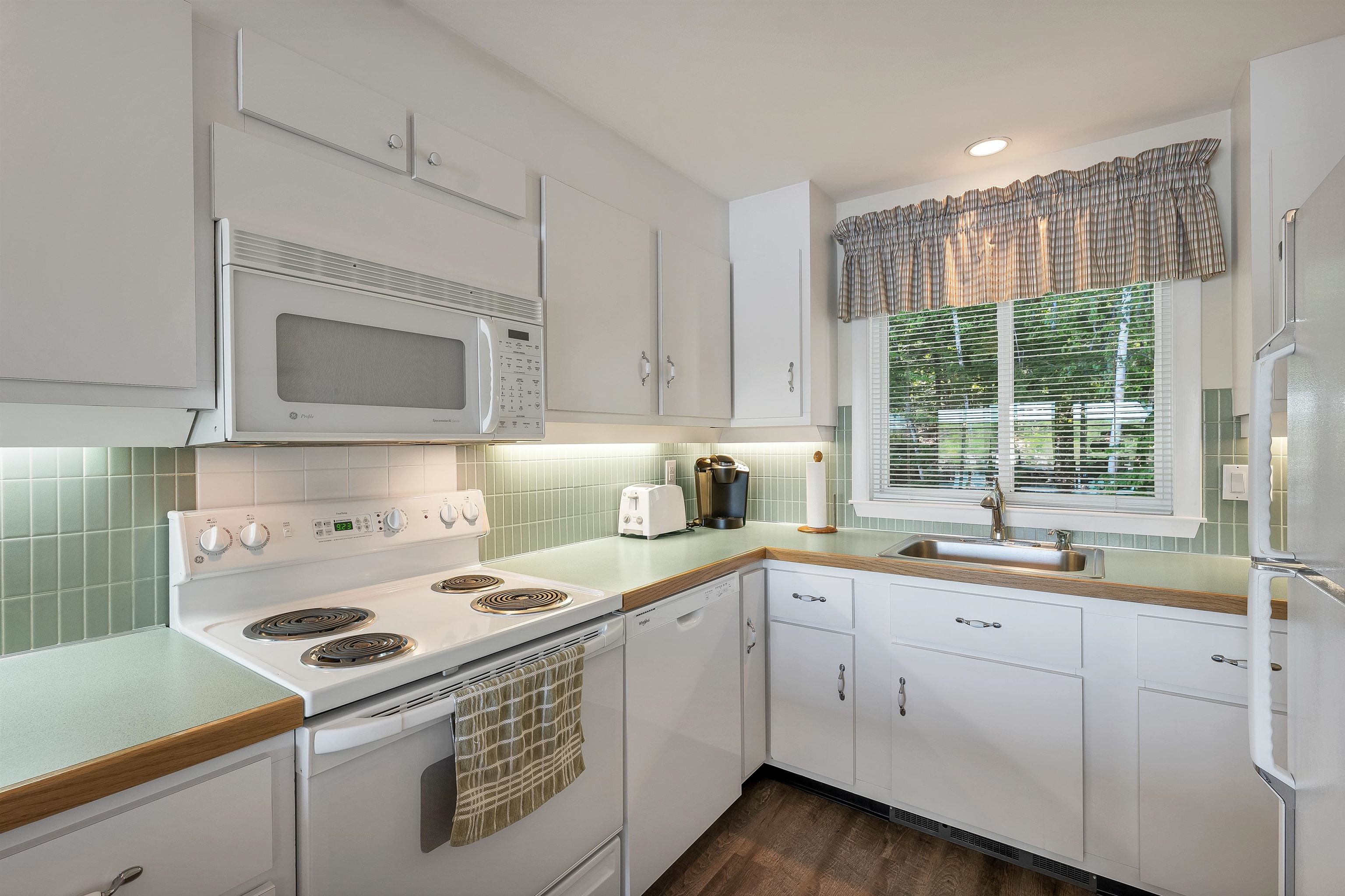 883 Weirs Boulevard Unit: 7