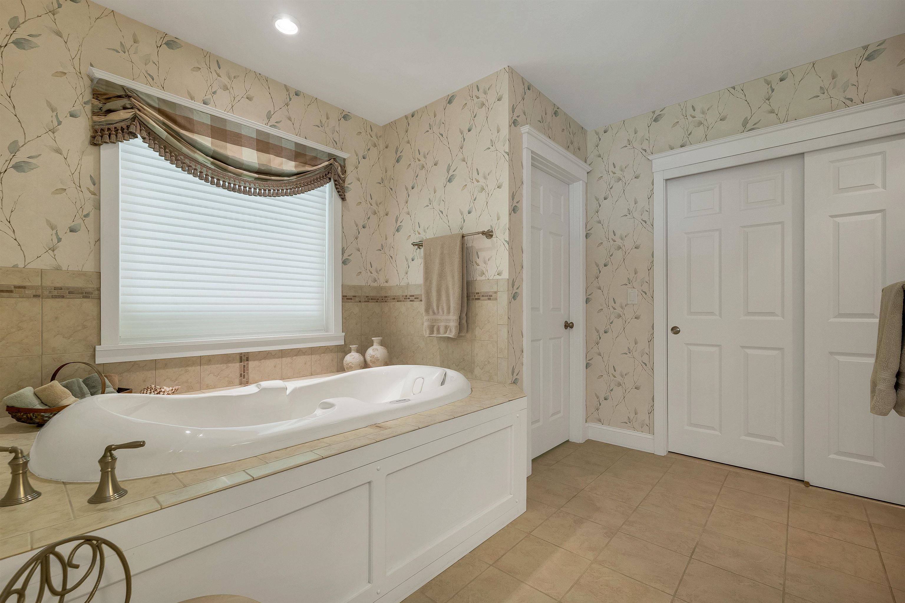 16 Crosswinds Drive