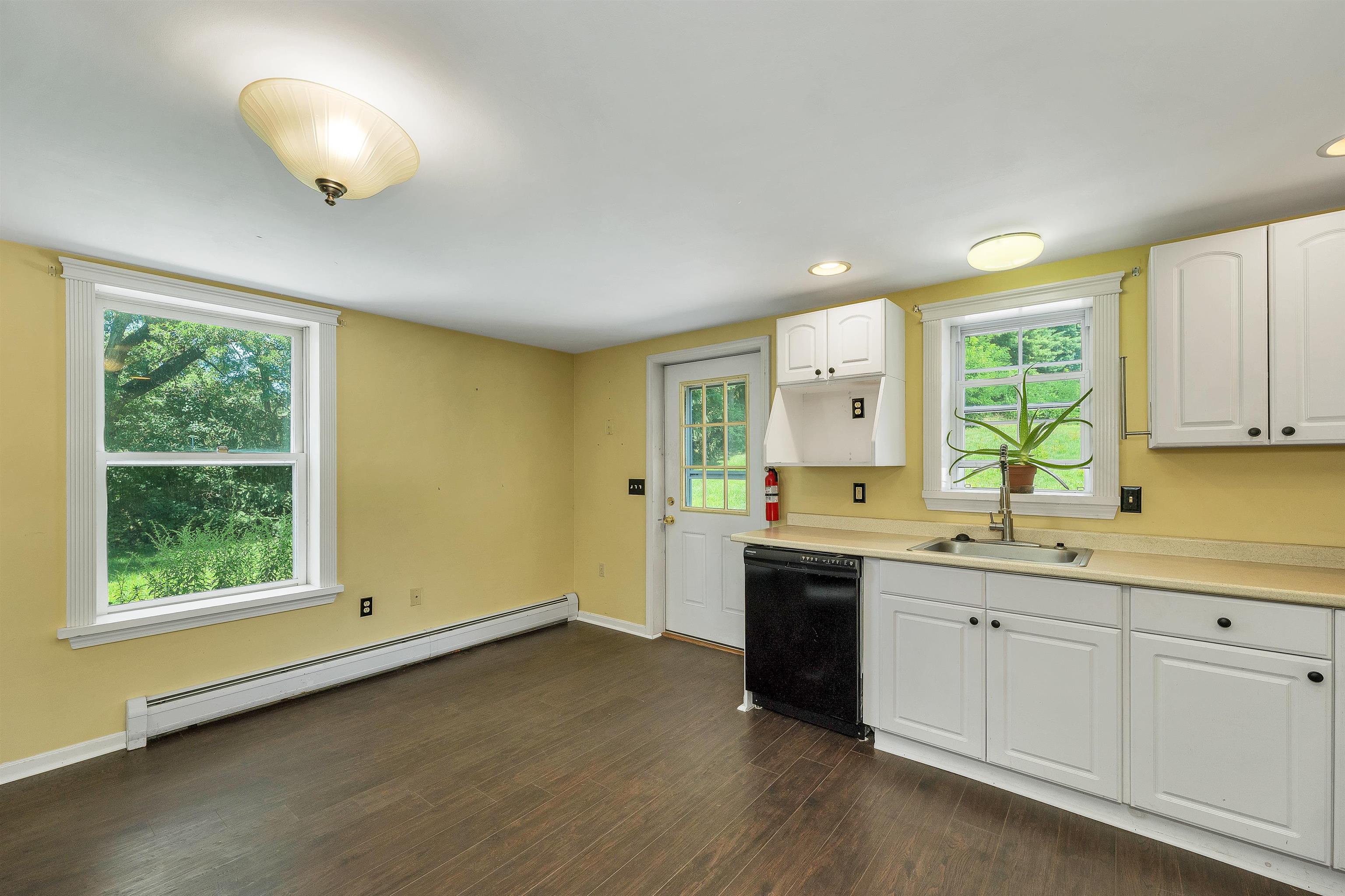 15 Leavitt Road