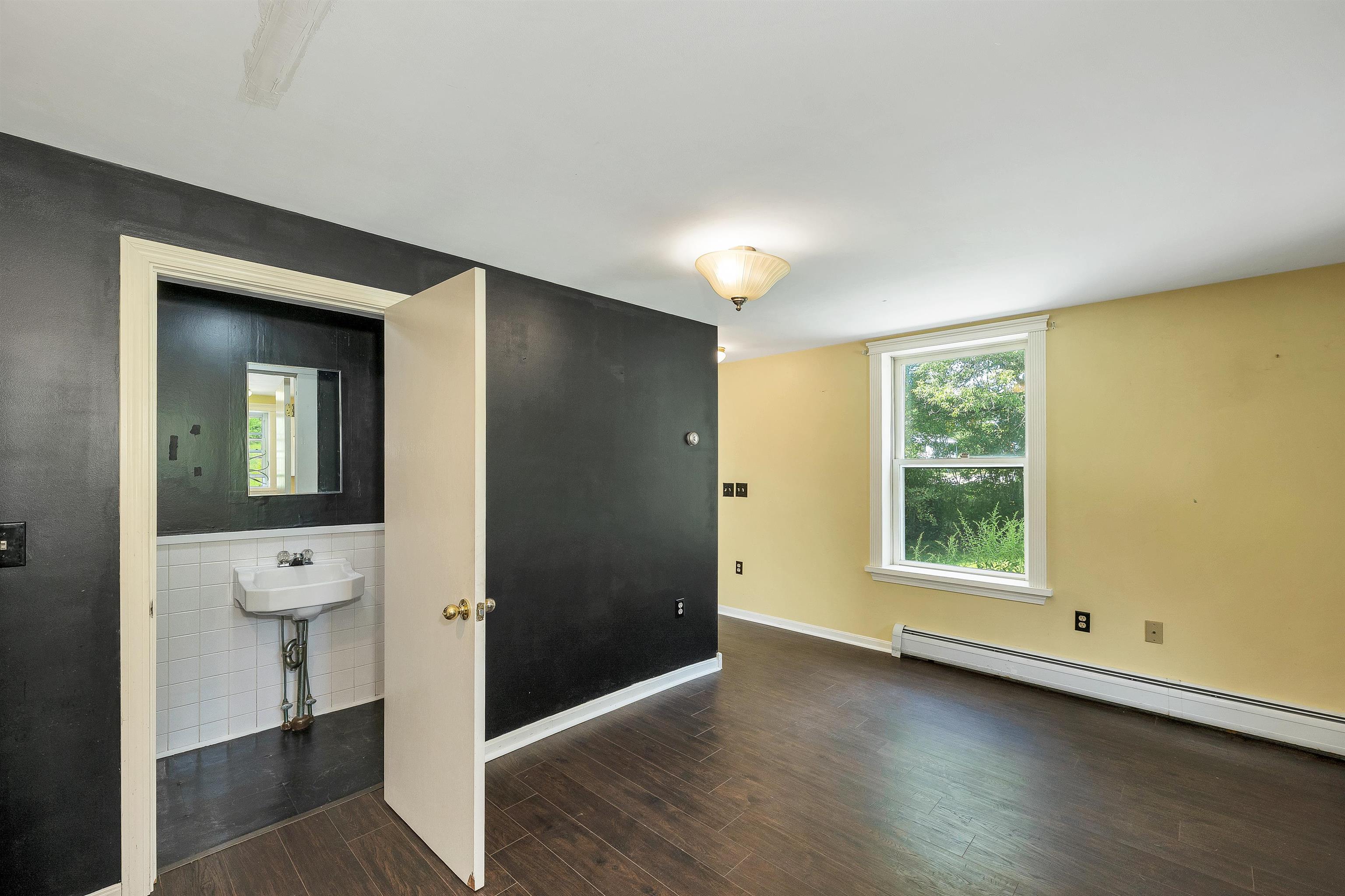 15 Leavitt Road