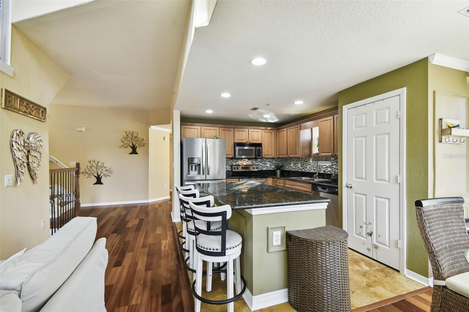 5228 HAMPTON BEACH PL #140