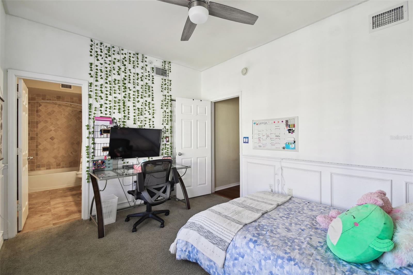 5228 HAMPTON BEACH PL #140