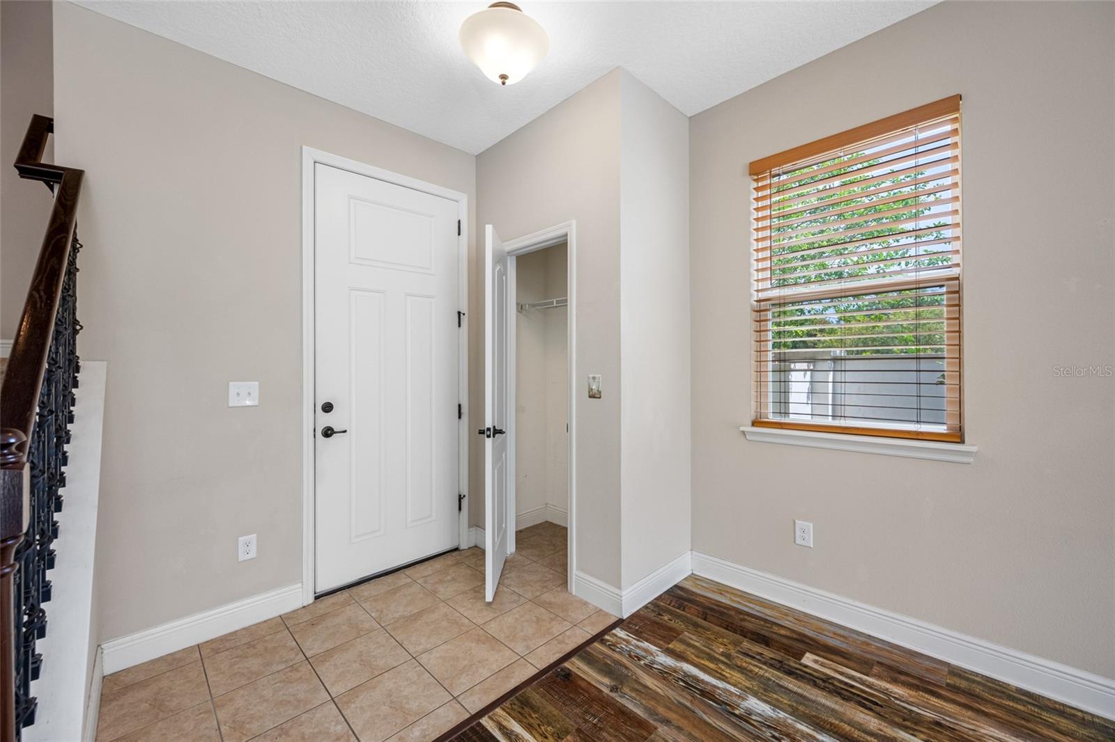 4943 GRAND OAK CIR