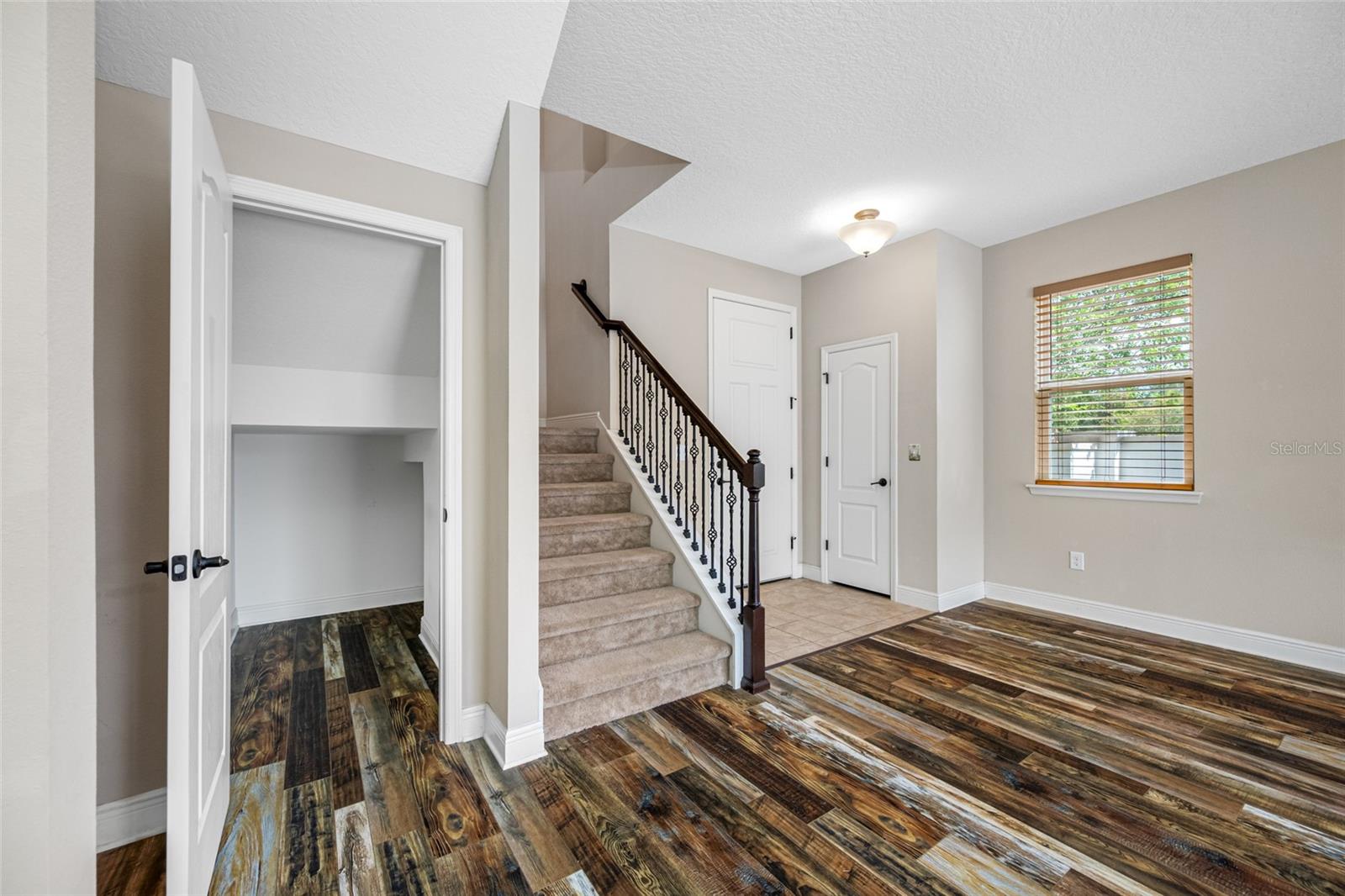 4943 GRAND OAK CIR