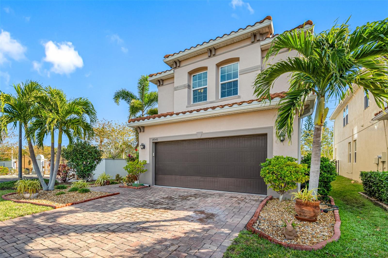 4943 GRAND OAK CIR