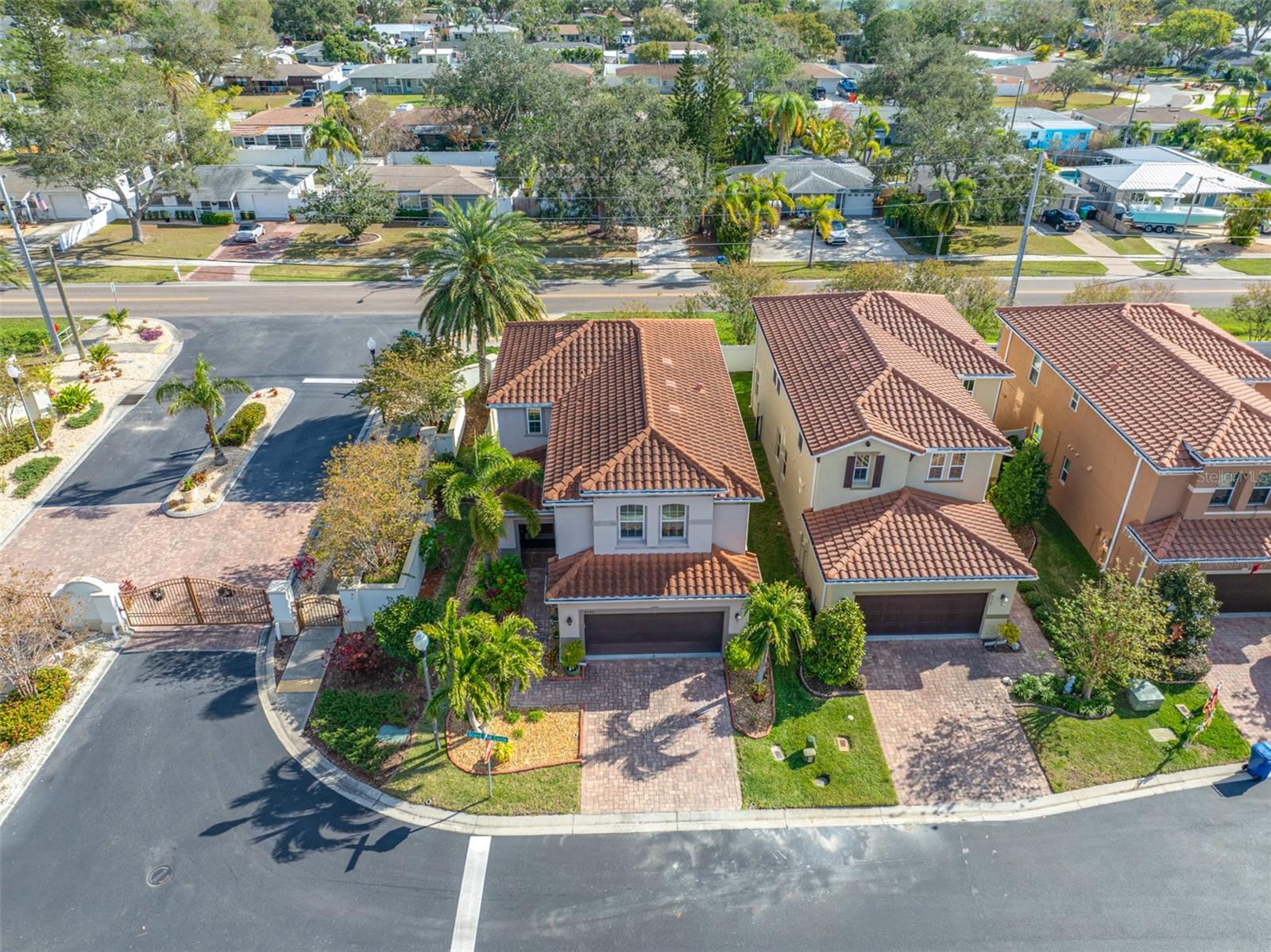 4943 GRAND OAK CIR