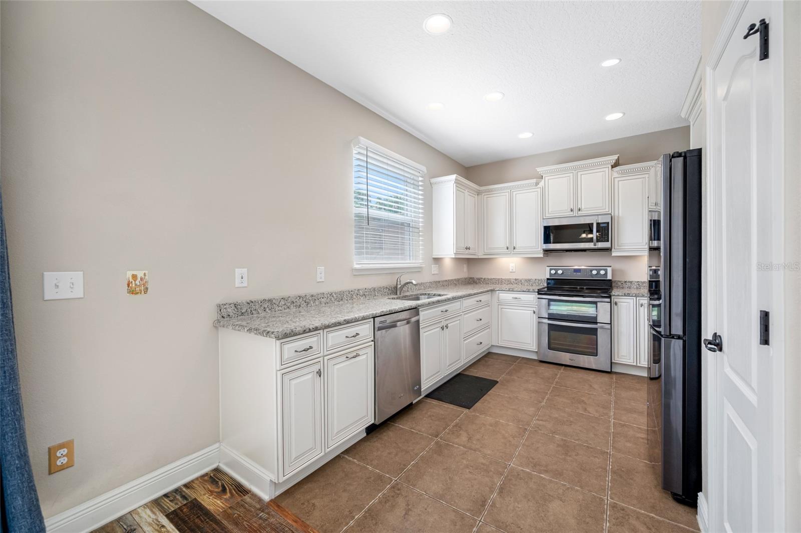 4943 GRAND OAK CIR