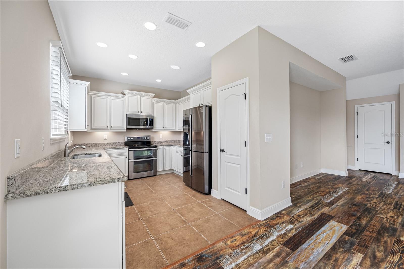 4943 GRAND OAK CIR
