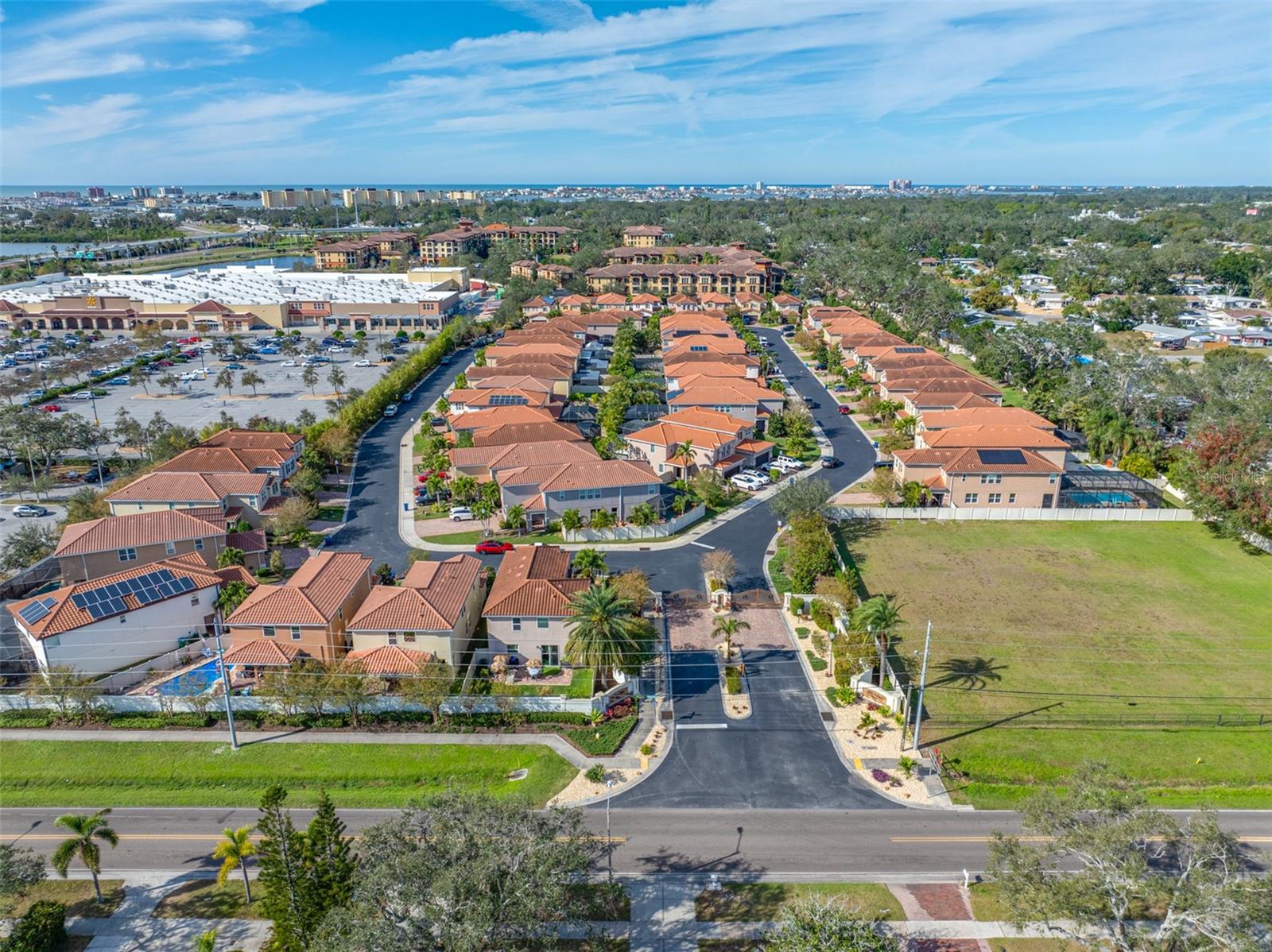 4943 GRAND OAK CIR