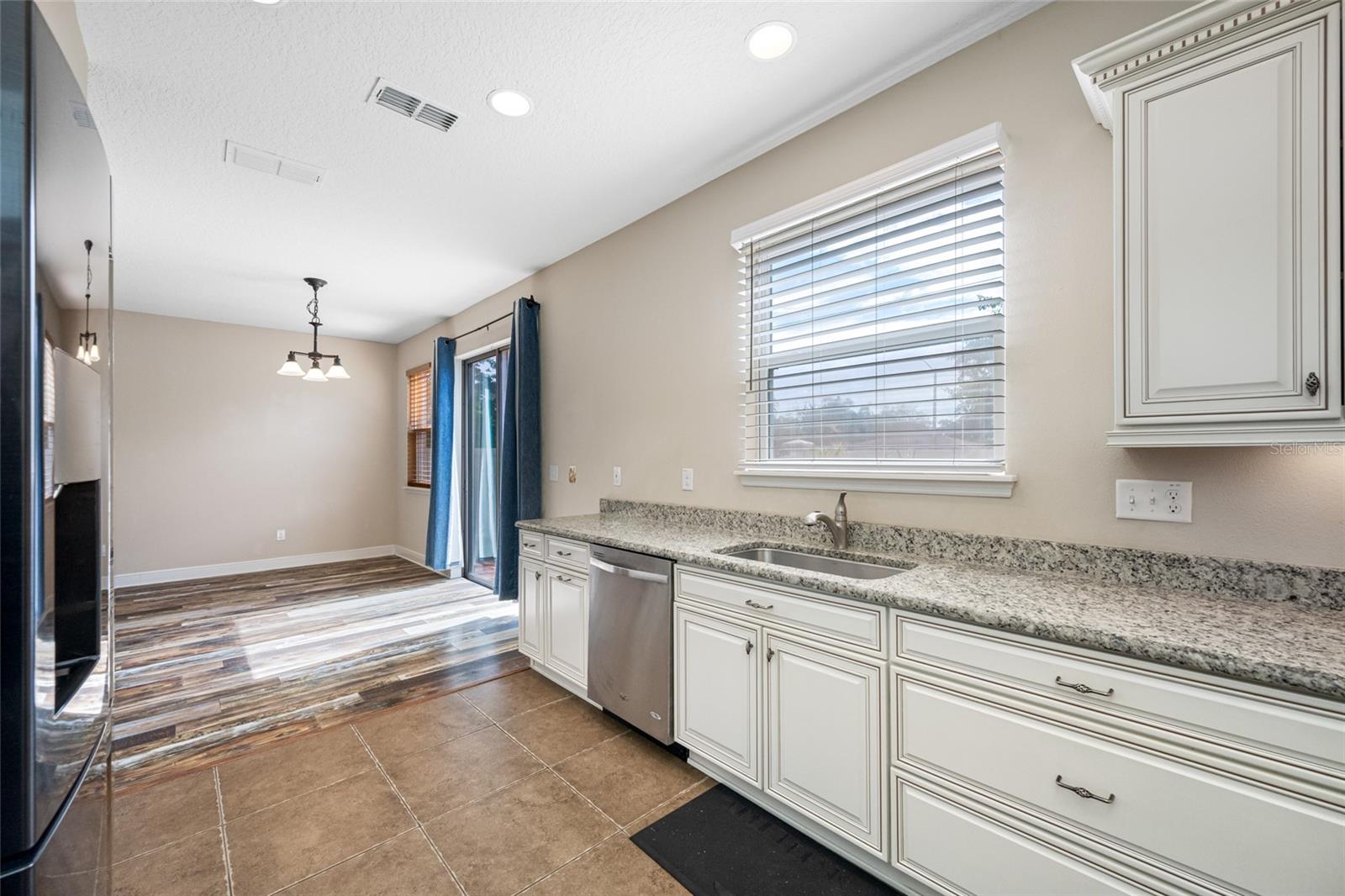 4943 GRAND OAK CIR