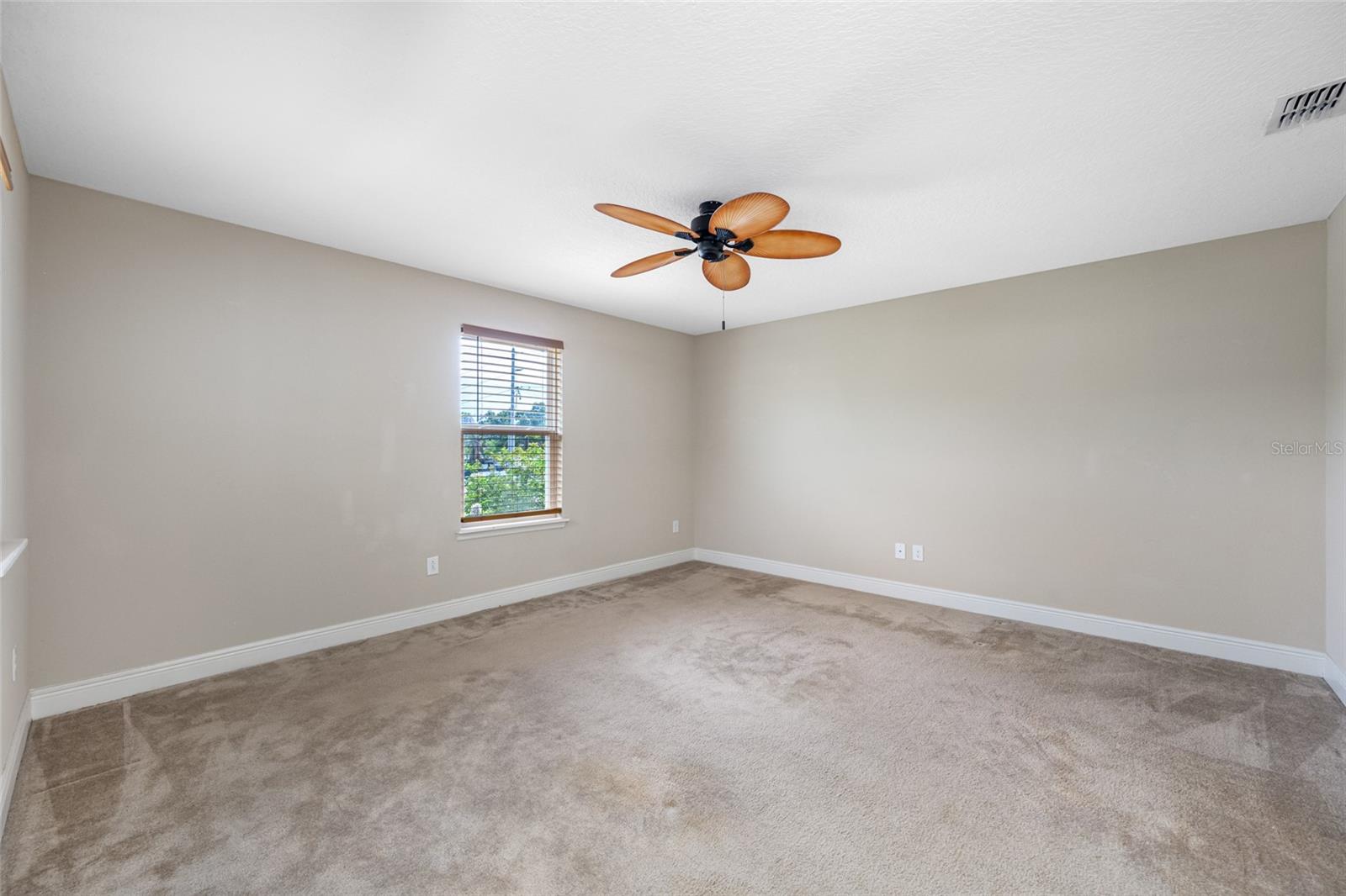 4943 GRAND OAK CIR