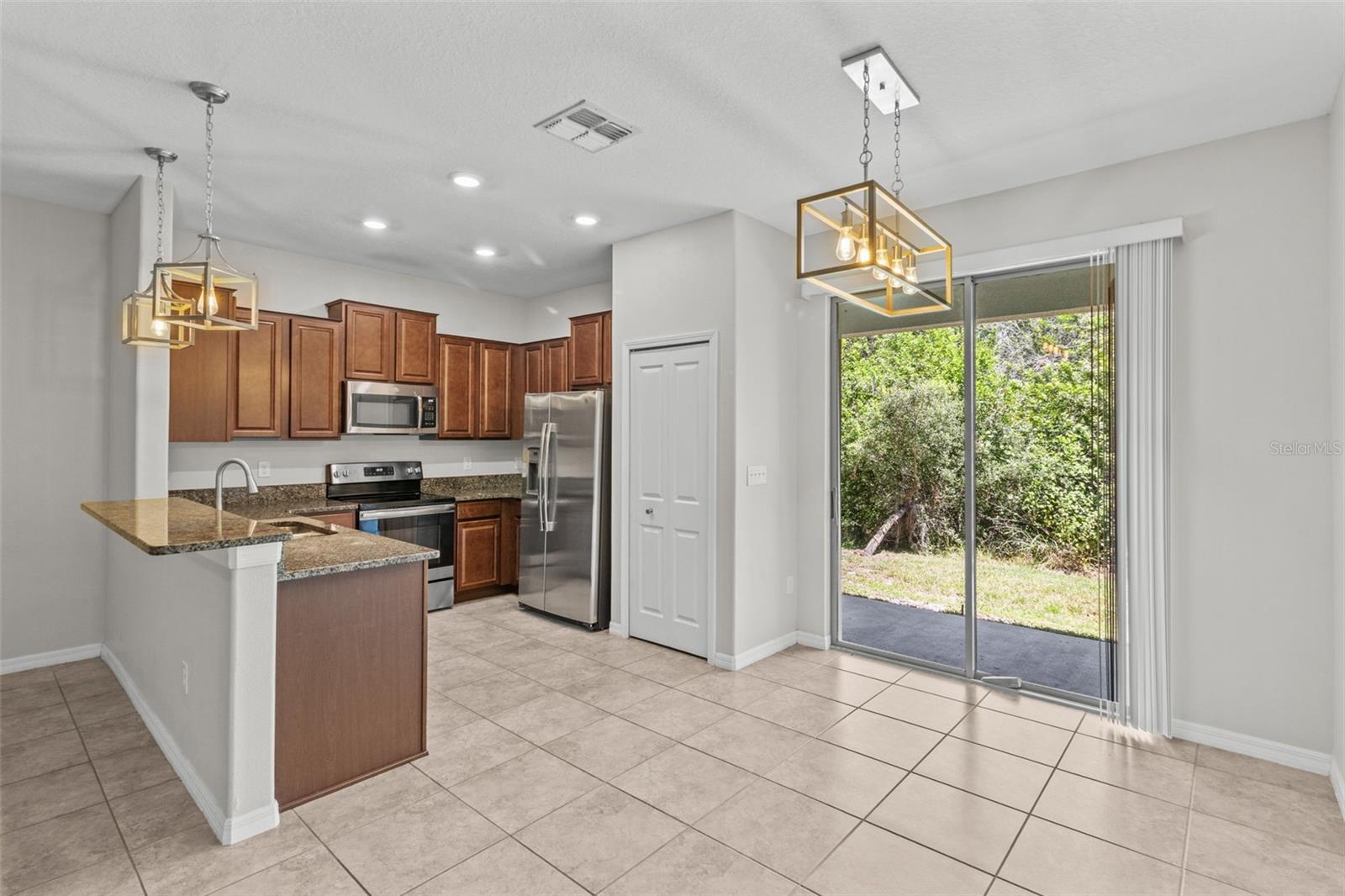9768 PEMBROOKE PINES DR