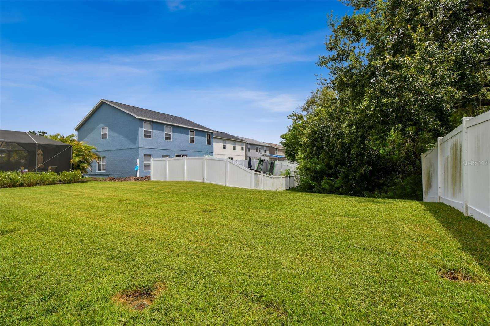 8821 N RIVER RD
