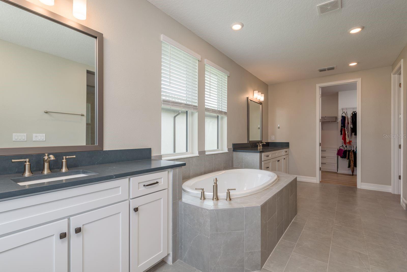 6109 MARSH TRAIL DR