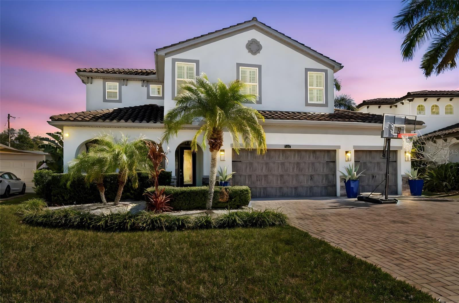 3610 E CLARK CIR