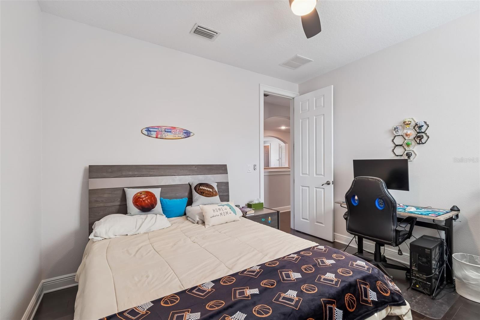 3610 E CLARK CIR