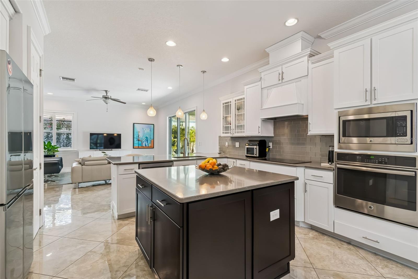 3610 E CLARK CIR