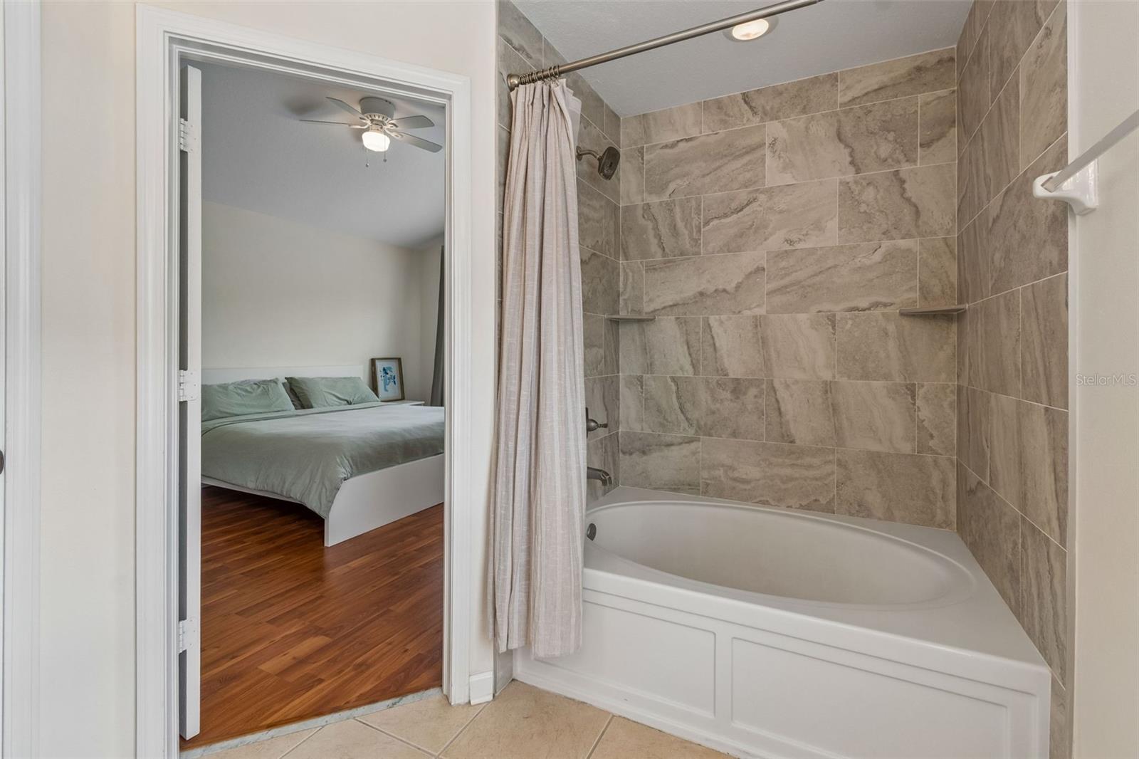 26527 CASTLEVIEW WAY