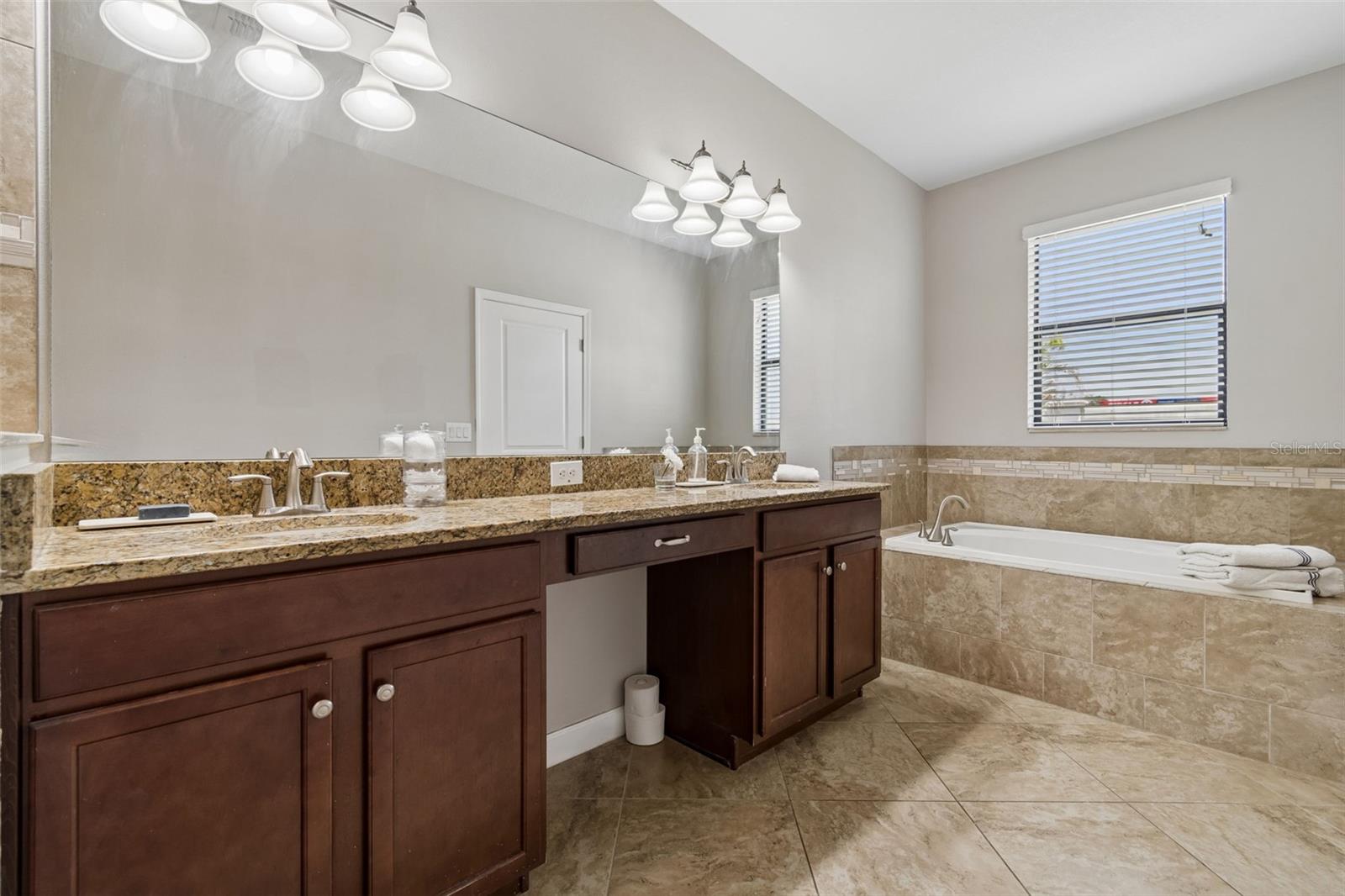 13170 GREEN VIOLET DR