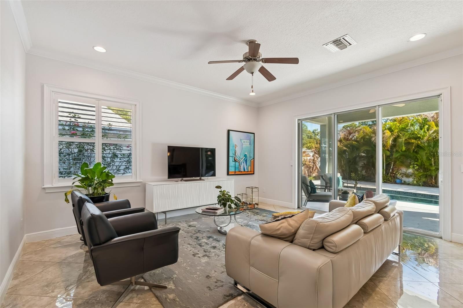 3610 E CLARK CIR