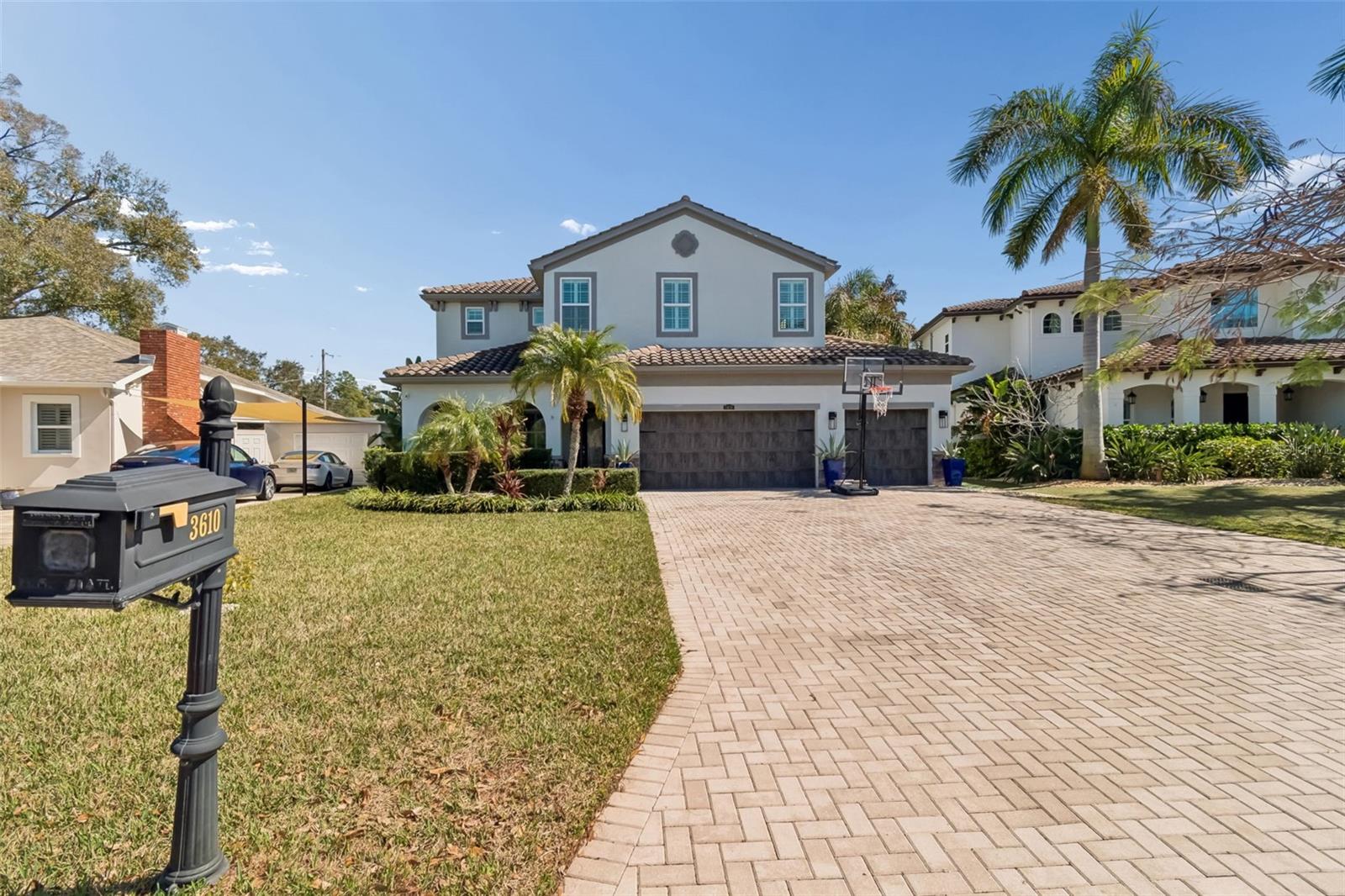3610 E CLARK CIR