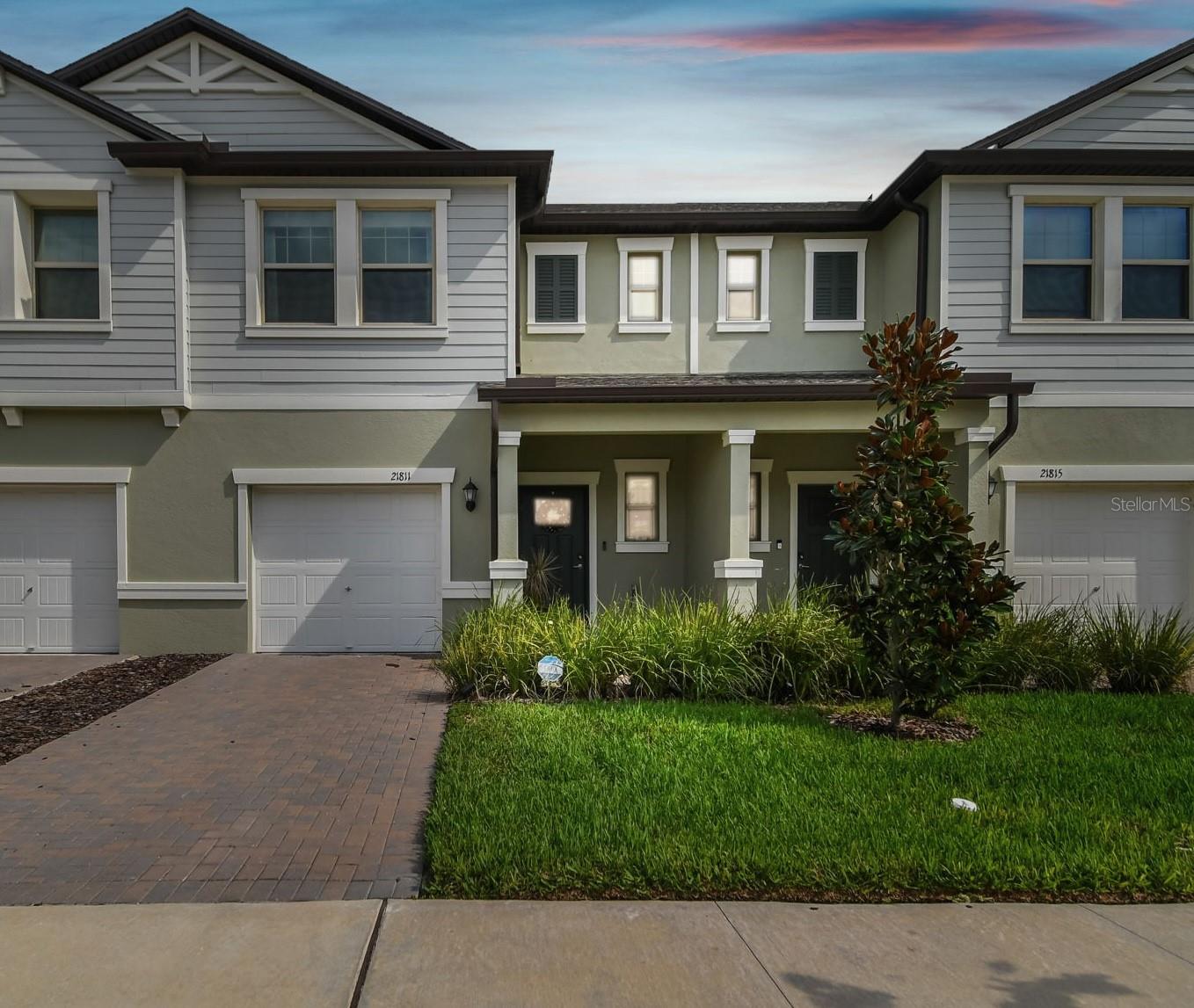 21811 LYONIA LN