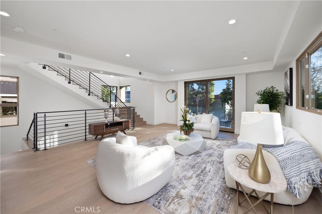 941 E California Boulevard 1