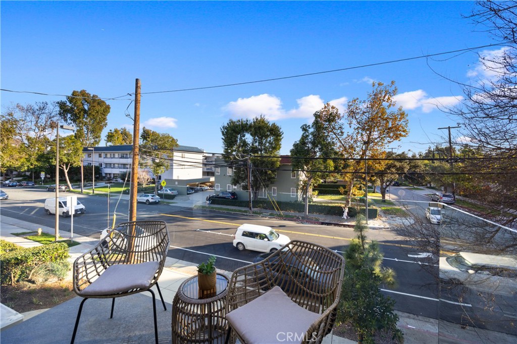 941 E California Boulevard 1