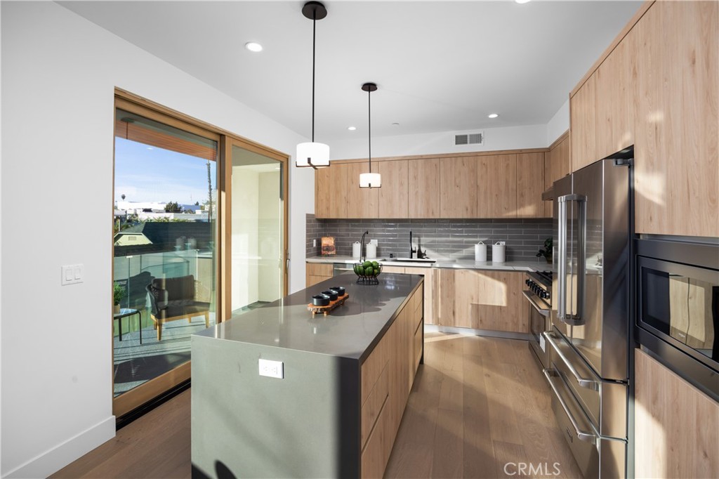 941 E California Boulevard 1