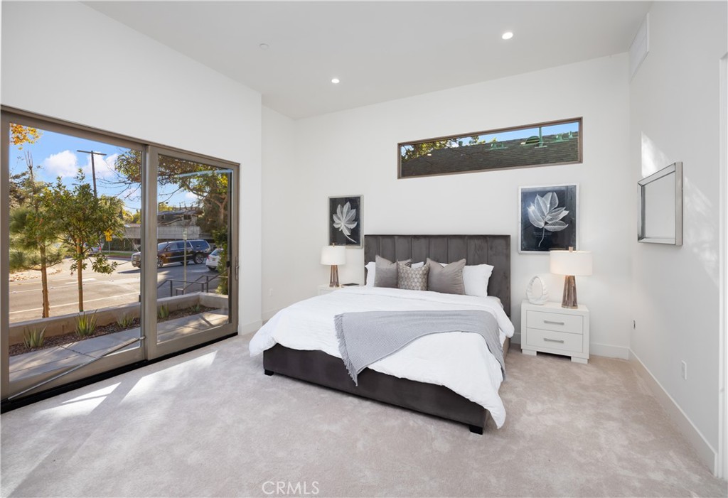 941 E California Boulevard 1