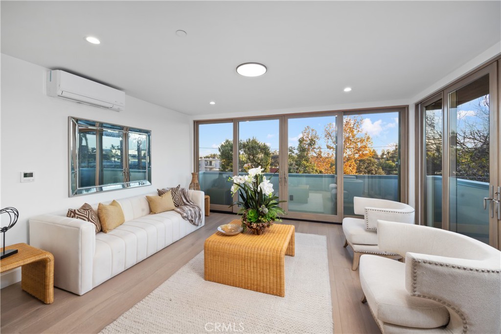 941 E California Boulevard 1