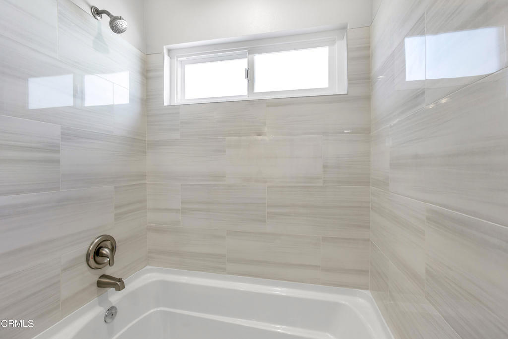 5354 Lindley Avenue 310