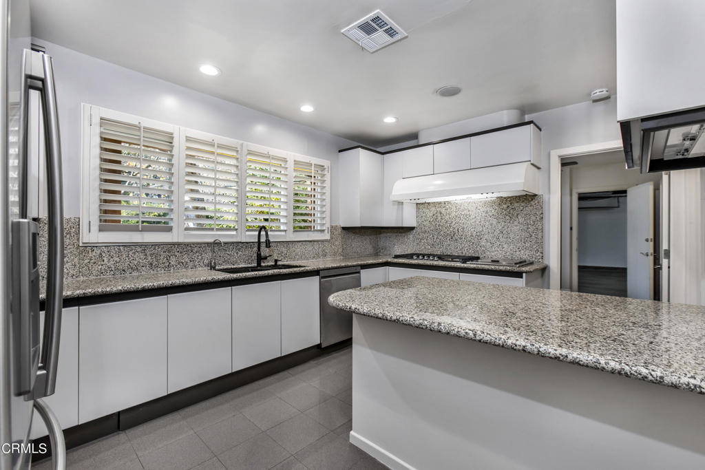 2500 Benedict Canyon Drive