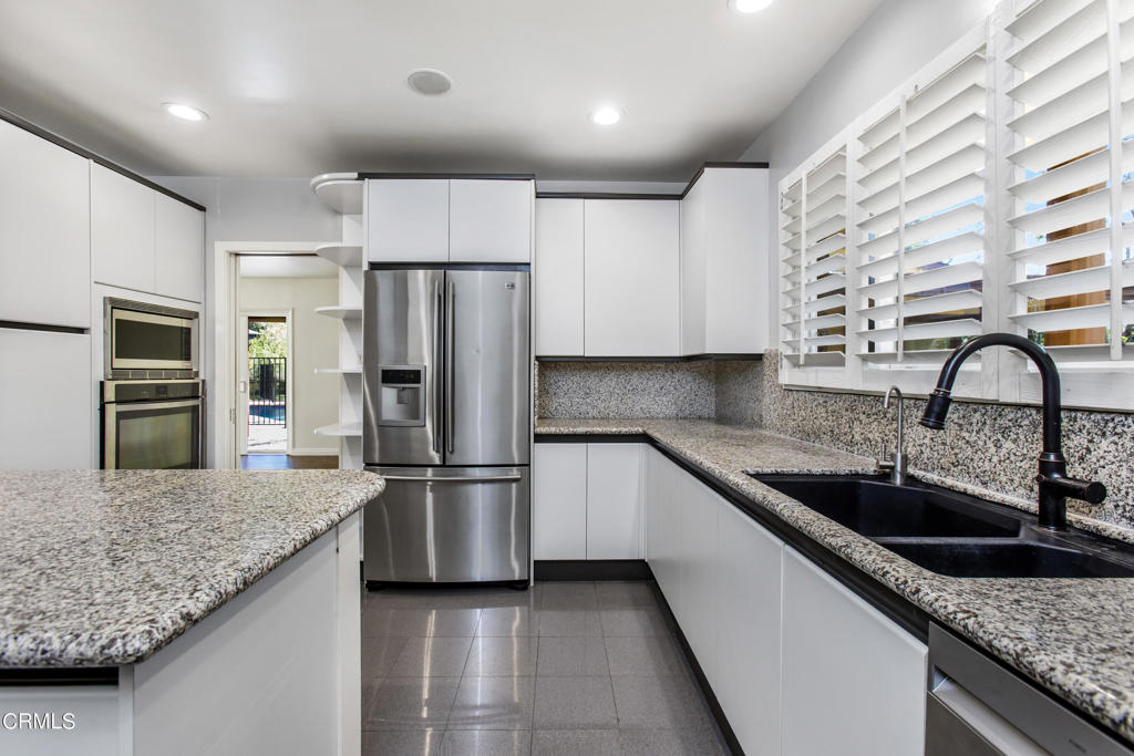 2500 Benedict Canyon Drive