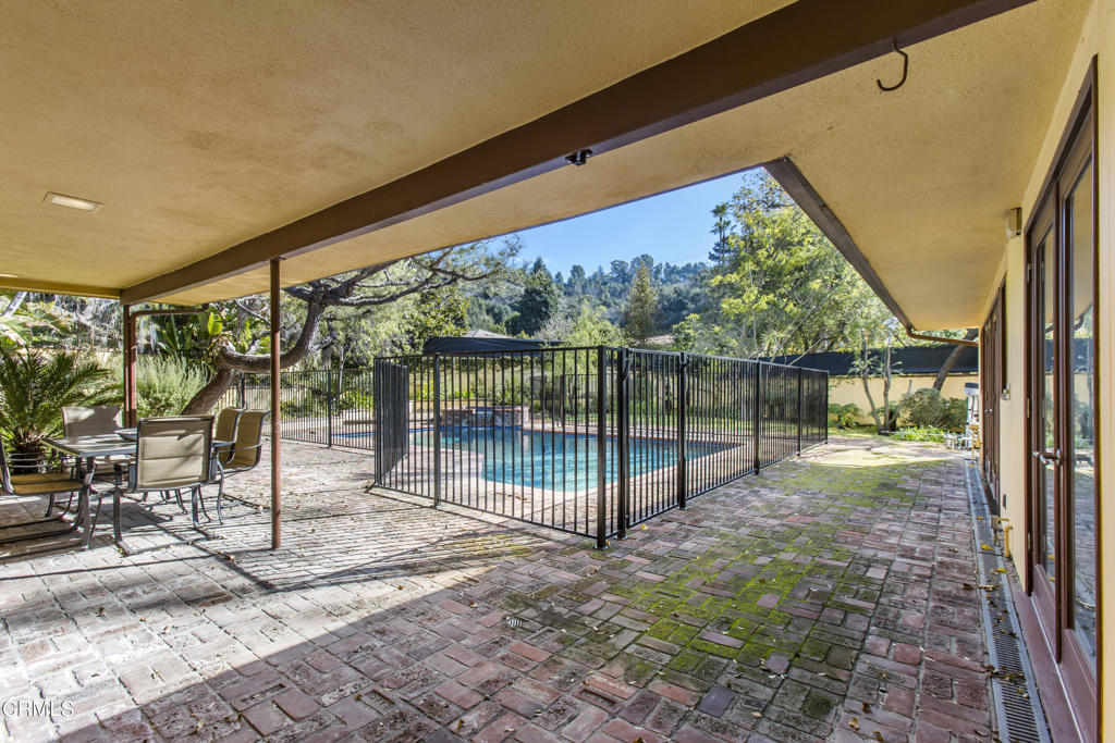 2500 Benedict Canyon Drive