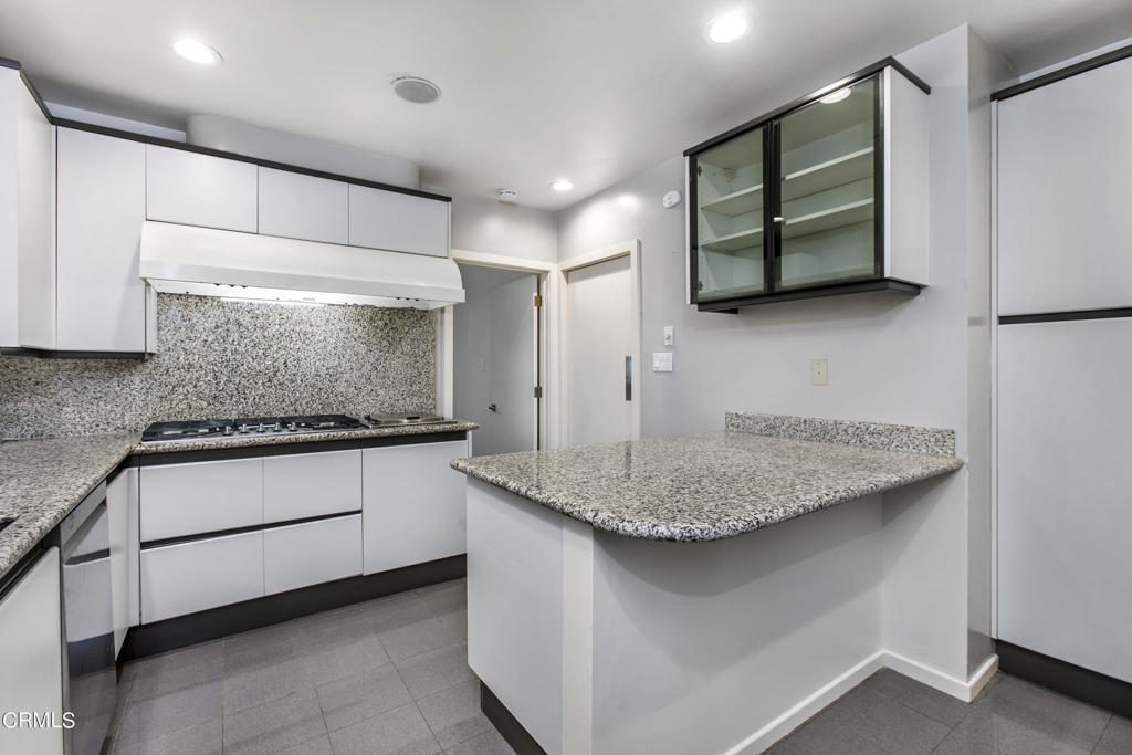 2500 Benedict Canyon Drive