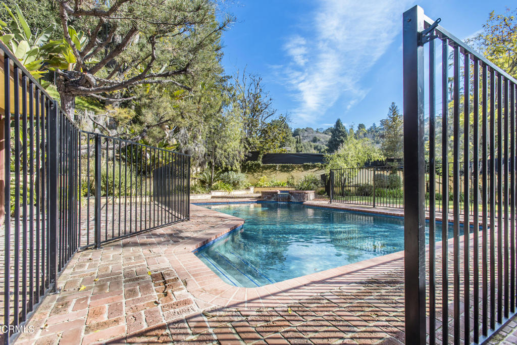 2500 Benedict Canyon Drive