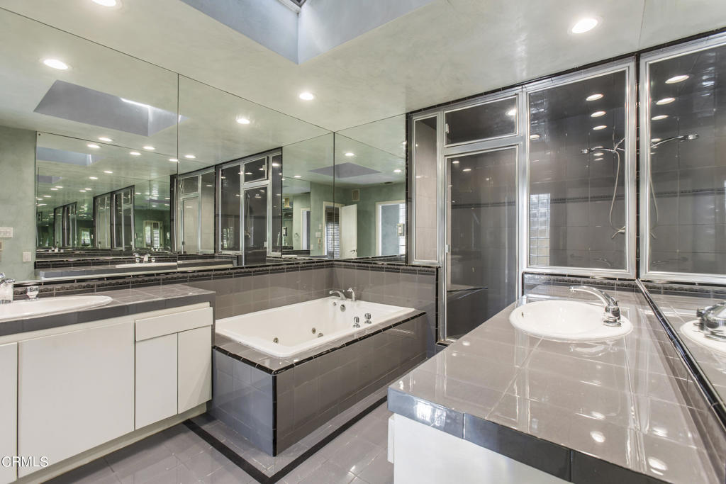 2500 Benedict Canyon Drive