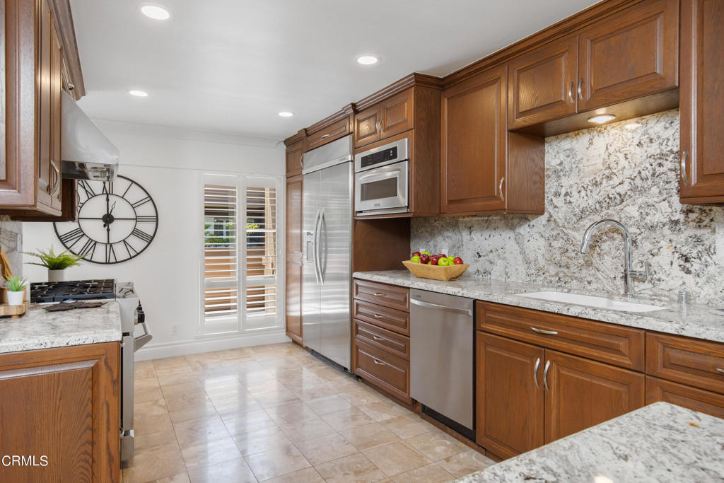 1 S Orange Grove Blvd. Boulevard 12