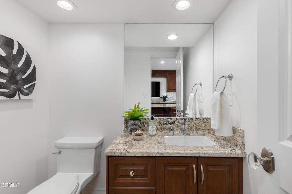 1 S Orange Grove Blvd. Boulevard 12