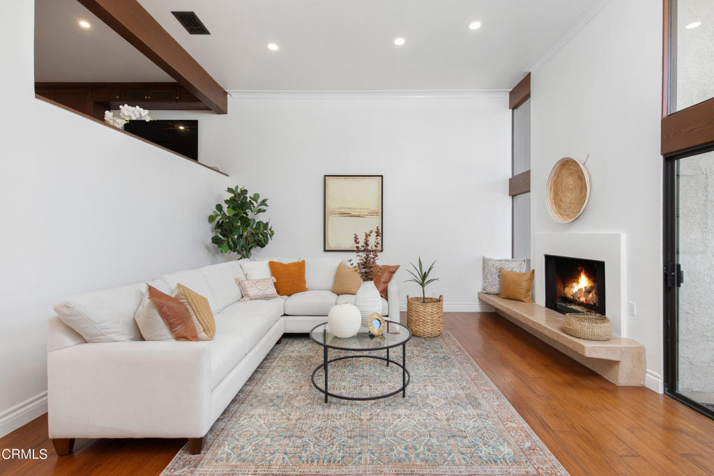 1 S Orange Grove Blvd. Boulevard 12