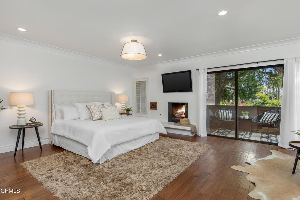 1 S Orange Grove Blvd. Boulevard 12