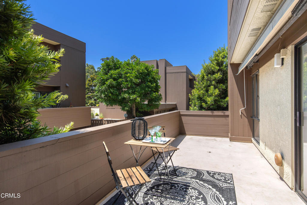 1 S Orange Grove Blvd. Boulevard 12