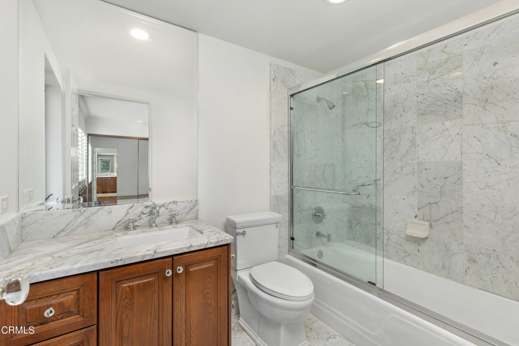 1 S Orange Grove Blvd. Boulevard 12