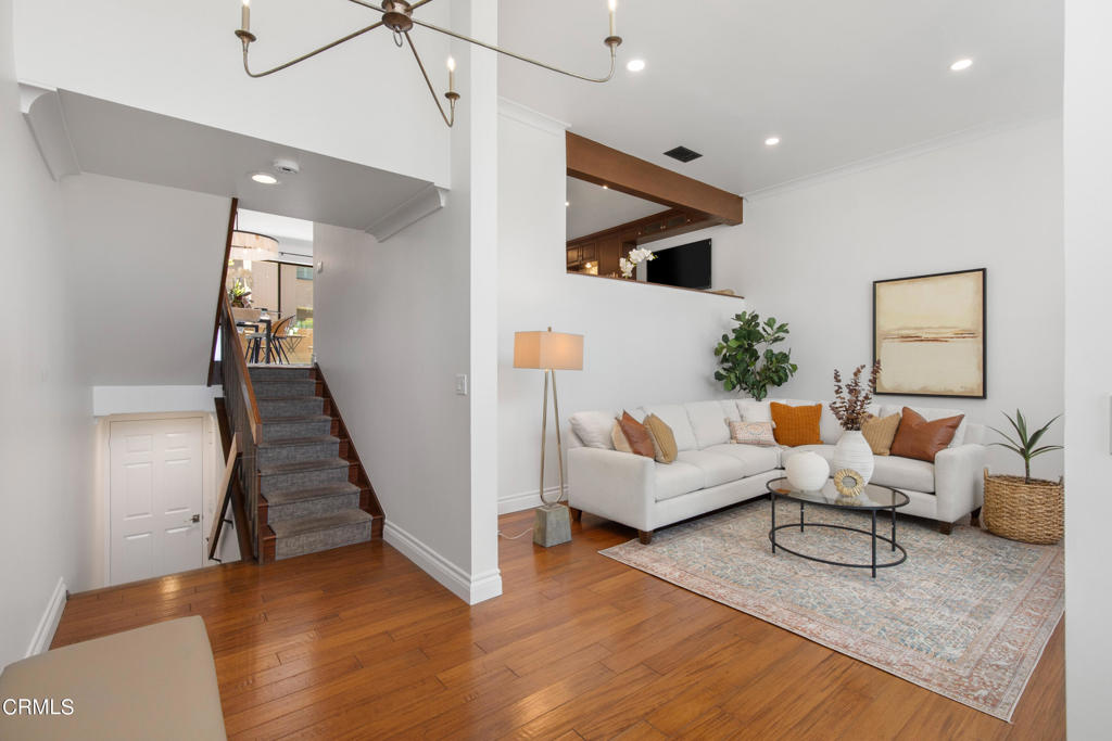 1 S Orange Grove Blvd. Boulevard 12